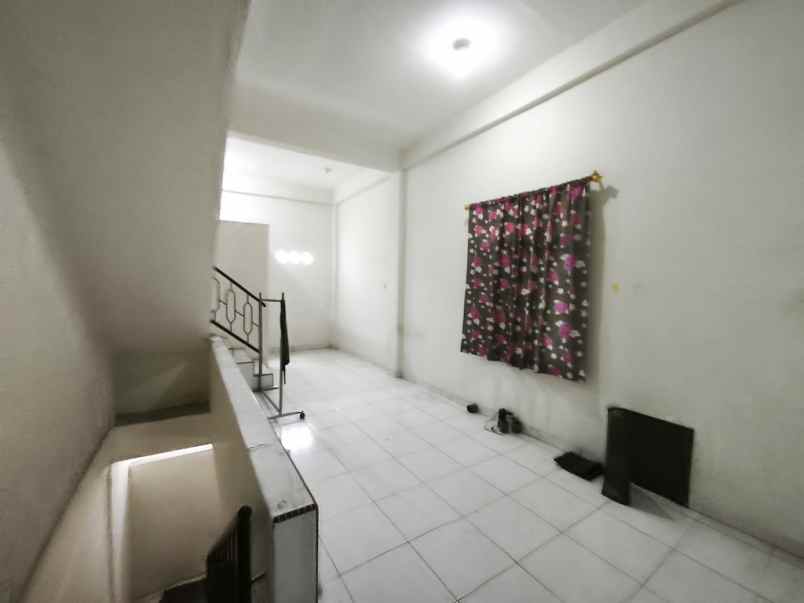 disewakan rumah 3 tingkat jalan tulang bawang medan