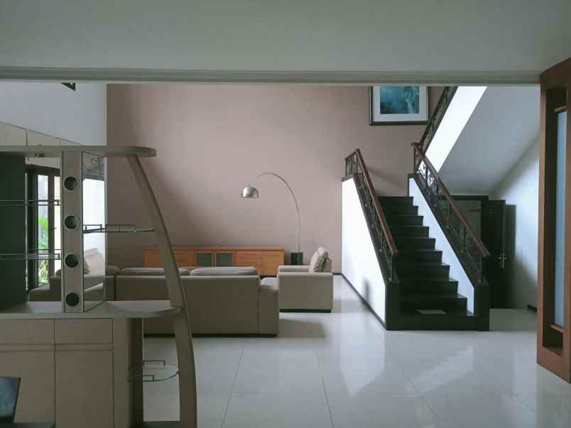 disewakan rumah graha famili wiyung