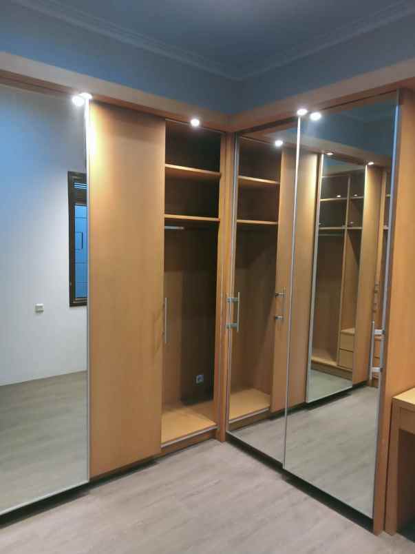 disewakan rumah graha famili wiyung