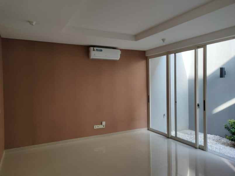 disewakan rumah graha natura sambikerep