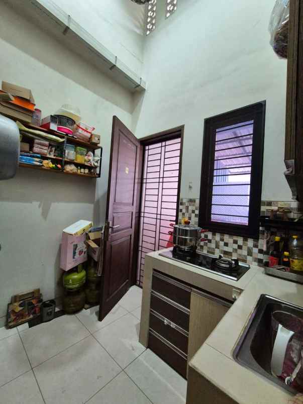 disewakan rumah kelapa cengkir kelapa gading