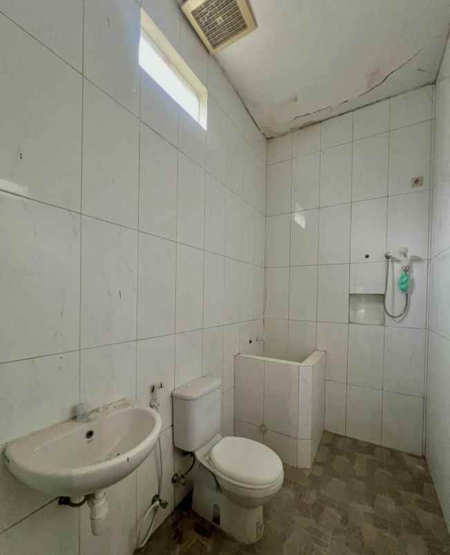 disewakan rumah klampis semolo tengah