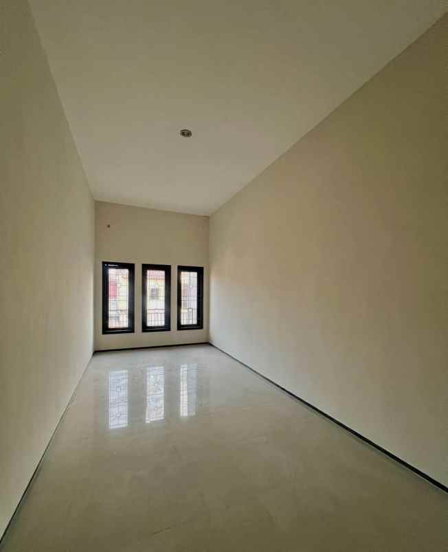 disewakan rumah klampis semolo tengah