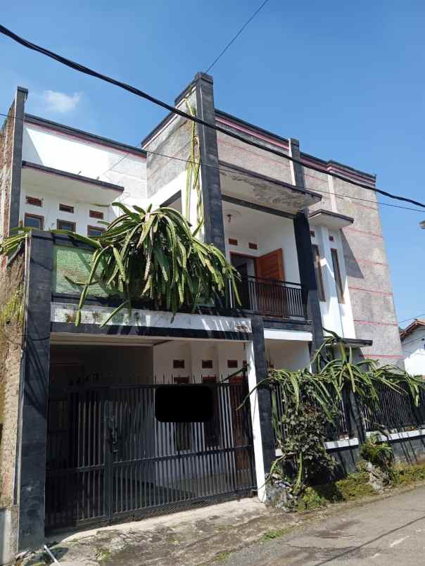 disewakan rumah padasuka