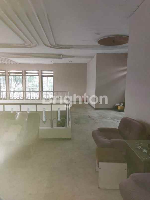 disewakan rumah raya dharmahusada indah