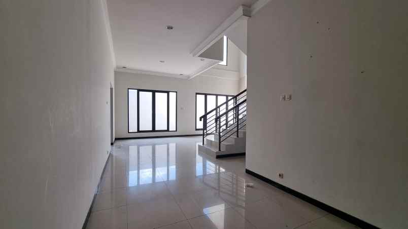 disewakan rumah royal residence surabaya