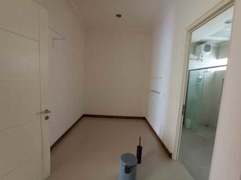 disewakan rumah san antonio pakuwon city