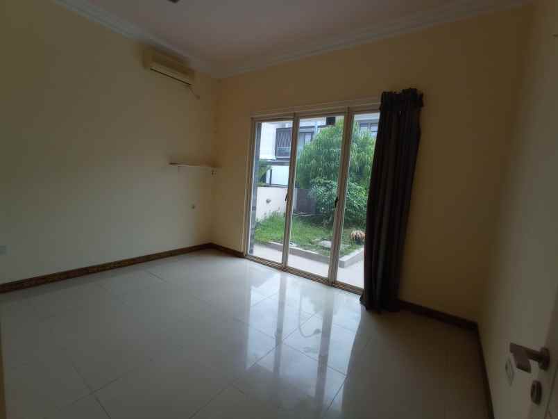 disewakan rumah san antonio pakuwon city