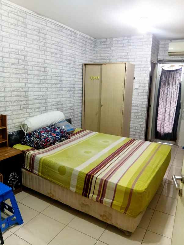 disewakan unit studio furnish apartemen green bay