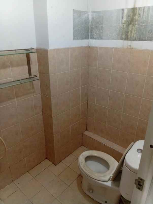 disewakan unit studio furnish apartemen green bay