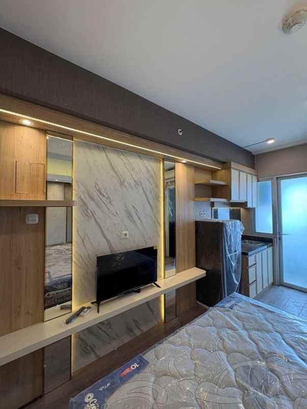 furnish baru disewakan apartemen educity full furnish