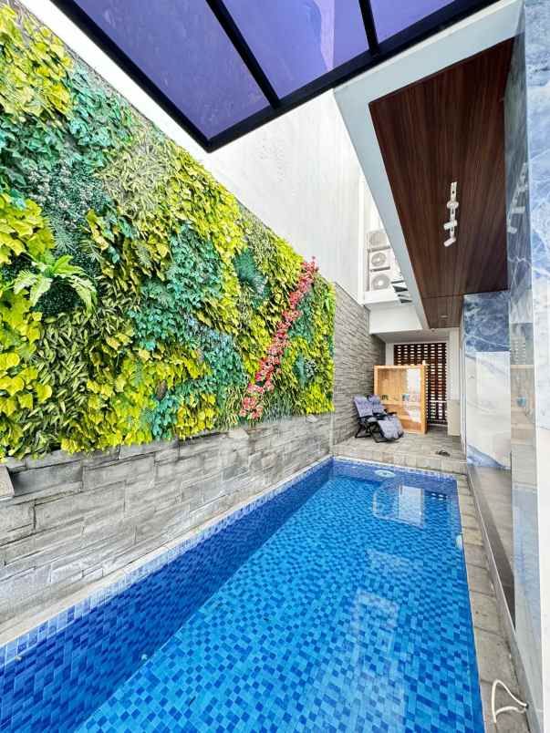 hunian lux 5 lantai semi furnished