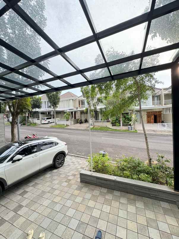 hunian lux 5 lantai semi furnished