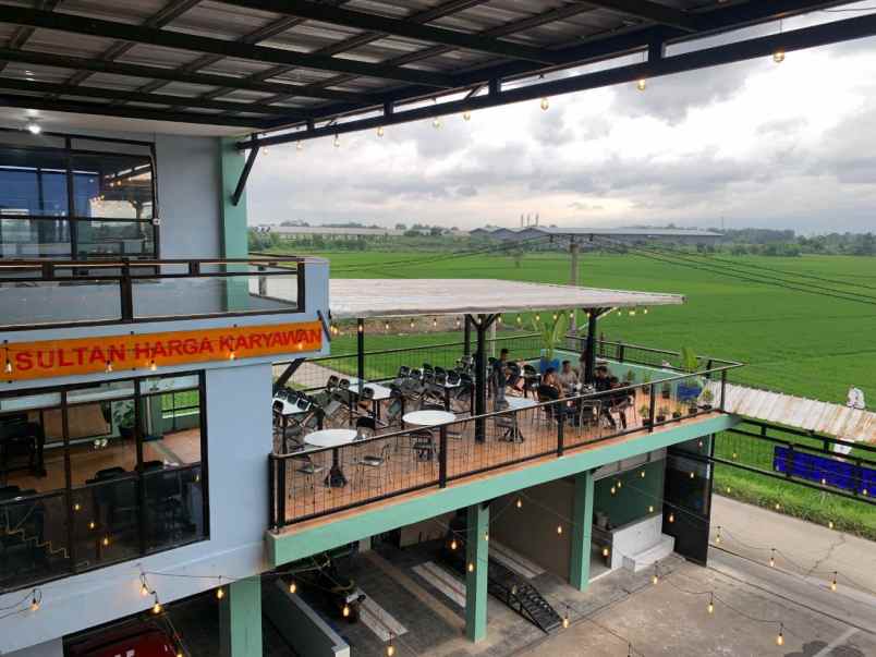 jual butuh cafe 3 lantai