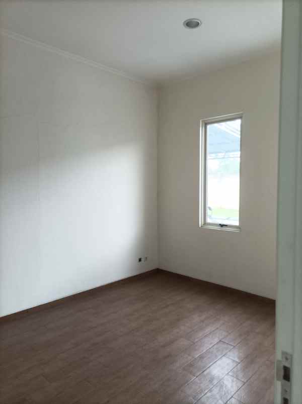 jual cepat murah rumah suvarna sutera cluster chiara