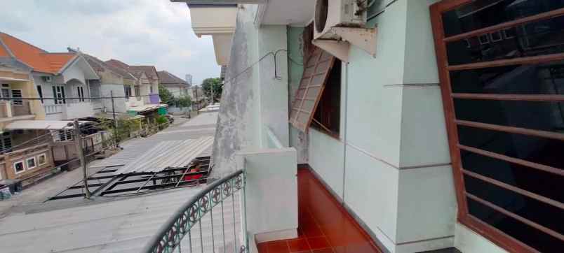 jual rumah 2 lantai cocok untuk kos2 an