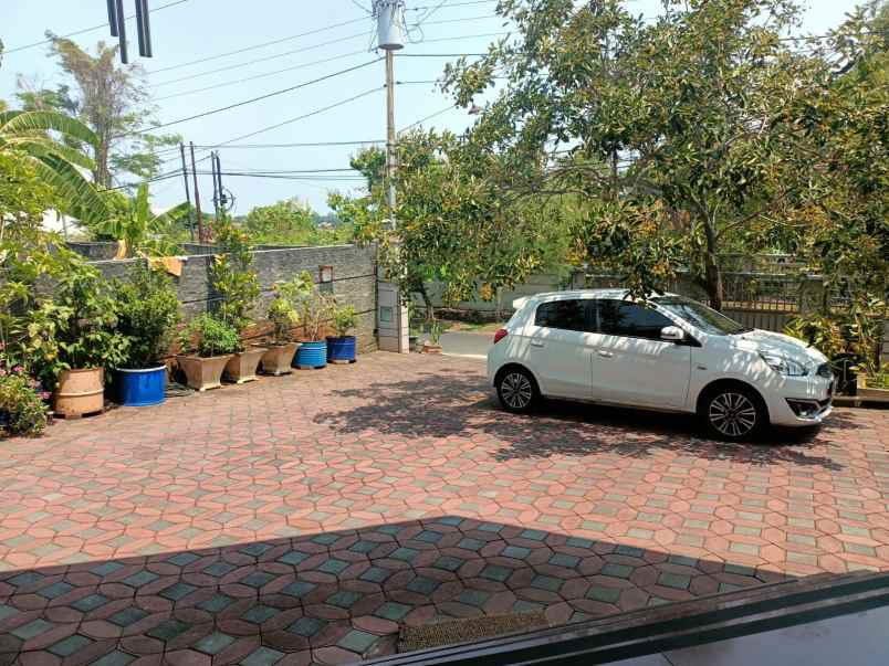 jual rumah ada kolam renang pribadi