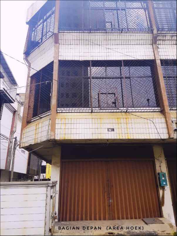 komersial jembatan tiga