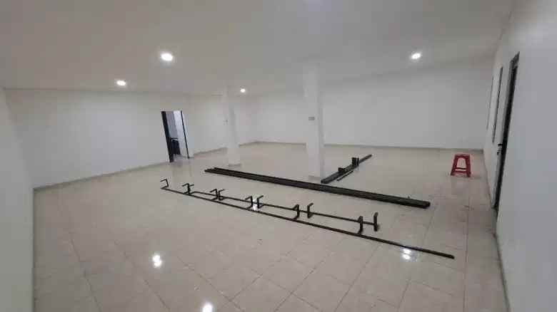 ruko baru pinggir jalan raya depan bandara pondok cabe