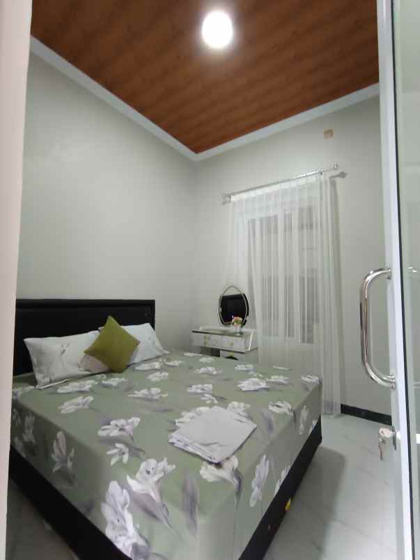 rumah 2 lantai dalam perumahan di palagan km 10