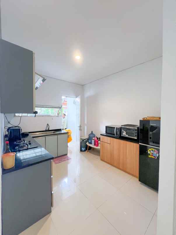 rumah 2 lantai di graha bintaro 1 mnt ke tol parigi