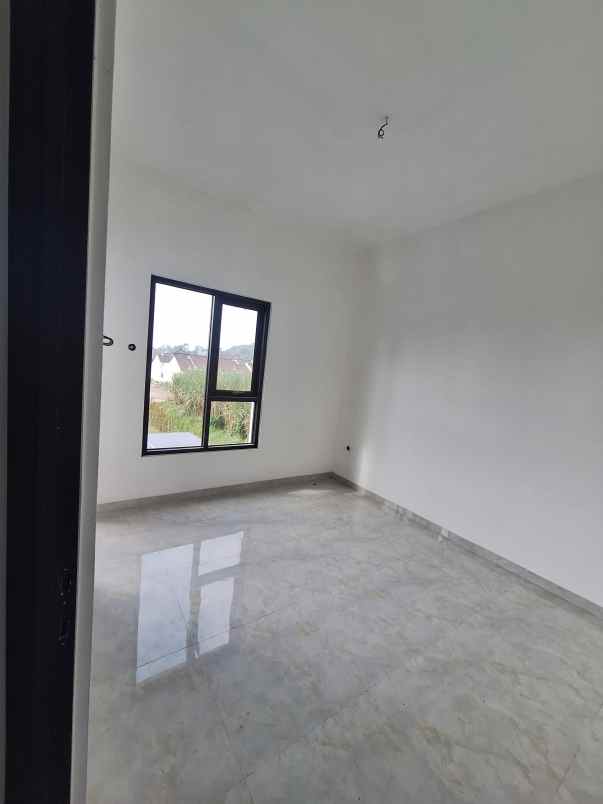 rumah 2 lantai free pagar lokasi singosari