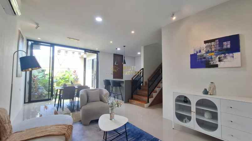 rumah 2 lantai full furnished di purwomartani kalasan