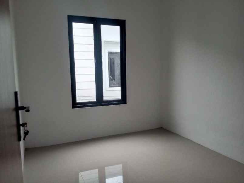 rumah 2 lantai jagakarsa jaksel cuma 500 jutaan