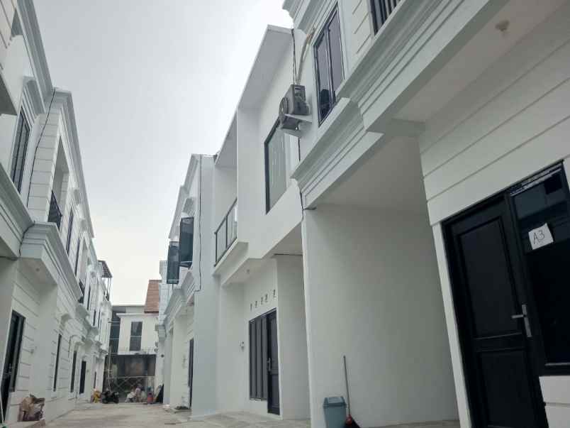 rumah 2 lantai jagakarsa jaksel cuma 500 jutaan