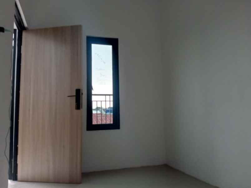 rumah 2 lantai jagakarsa jaksel cuma 500 jutaan