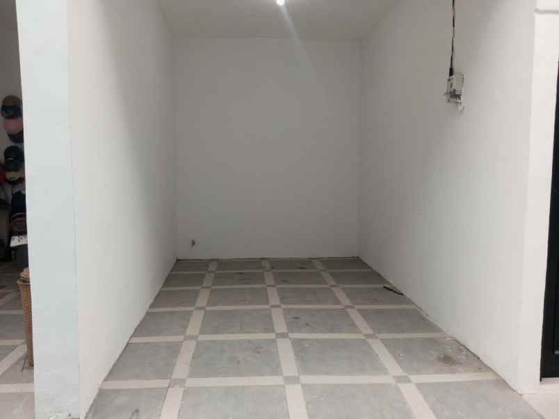 rumah 2 lantai jagakarsa jaksel cuma 500 jutaan