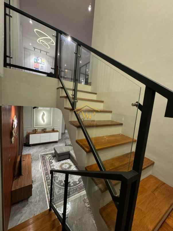 rumah 2 lantai private pool dekat polda diy sleman