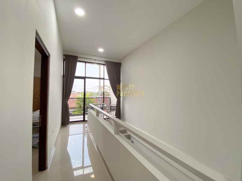 rumah 2 lantai siap huni dekat jalan kaliurang km 7