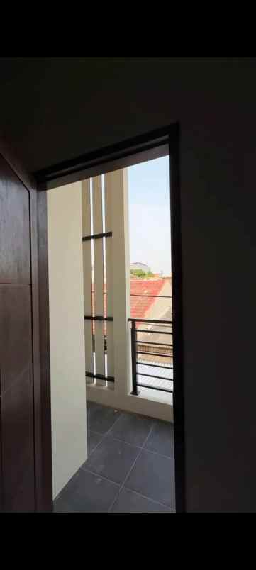 rumah baru 2 lantai di cengkareng kalideres jkt barat