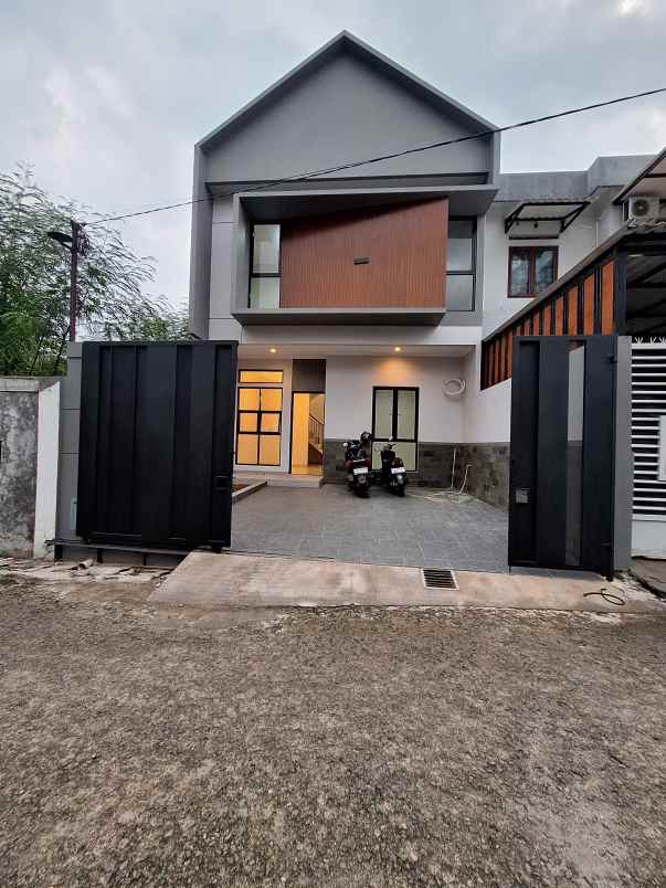 rumah baru renovasi di pondok kelapa jaktim