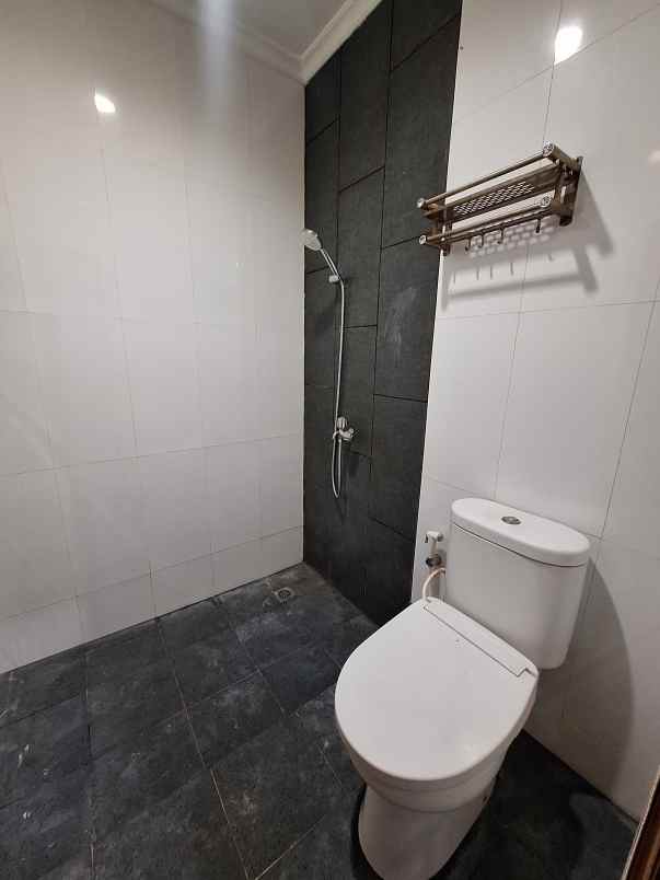 rumah baru renovasi di pondok kelapa jaktim