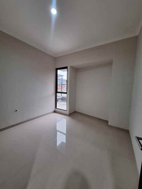 rumah baru renovasi di pondok kelapa jaktim