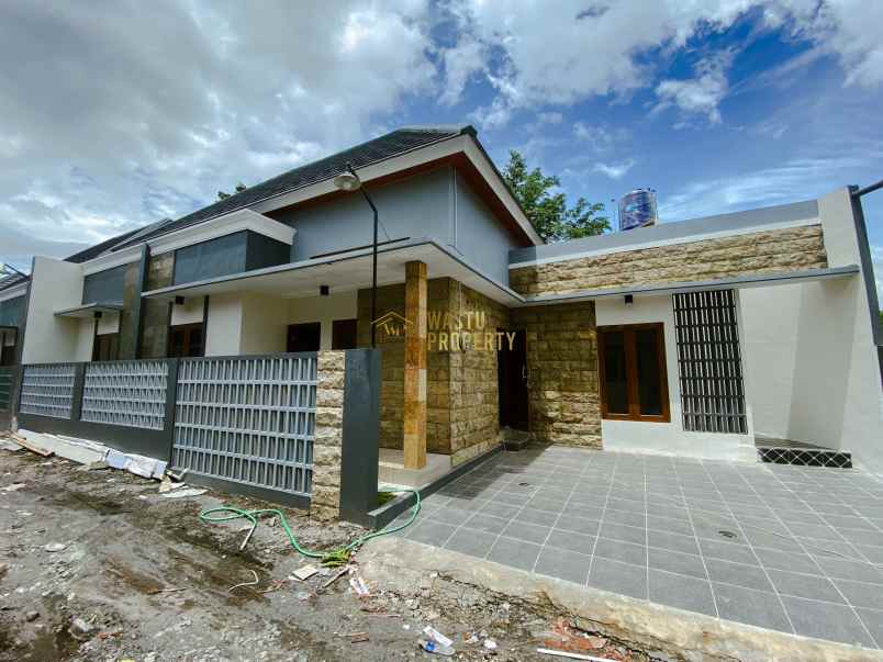 rumah cantik murah hanya 3 menit ke smp sma 1 ngemplak