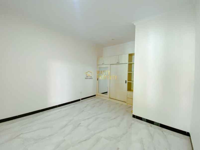 rumah cantik semi furnish siap huni di purwomartani