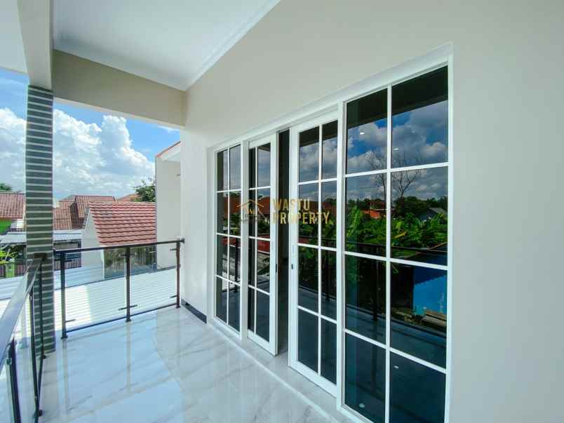 rumah cantik semi furnish siap huni di purwomartani