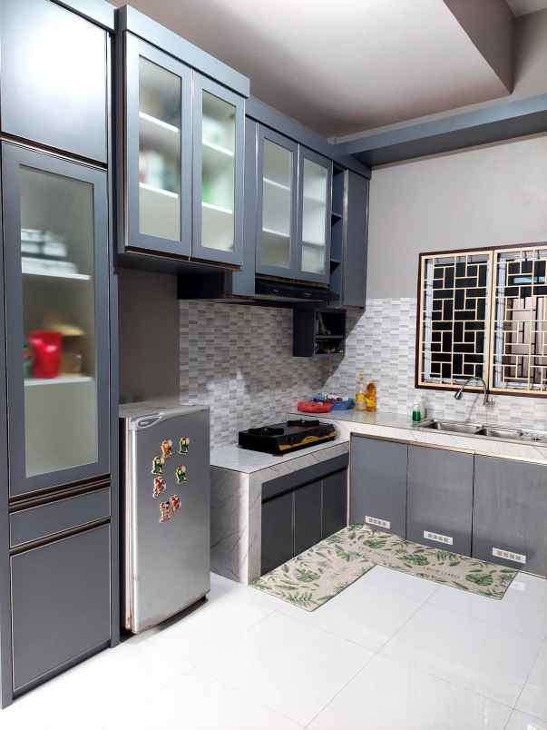 rumah cantik terawat di jalan paus pekanbaru