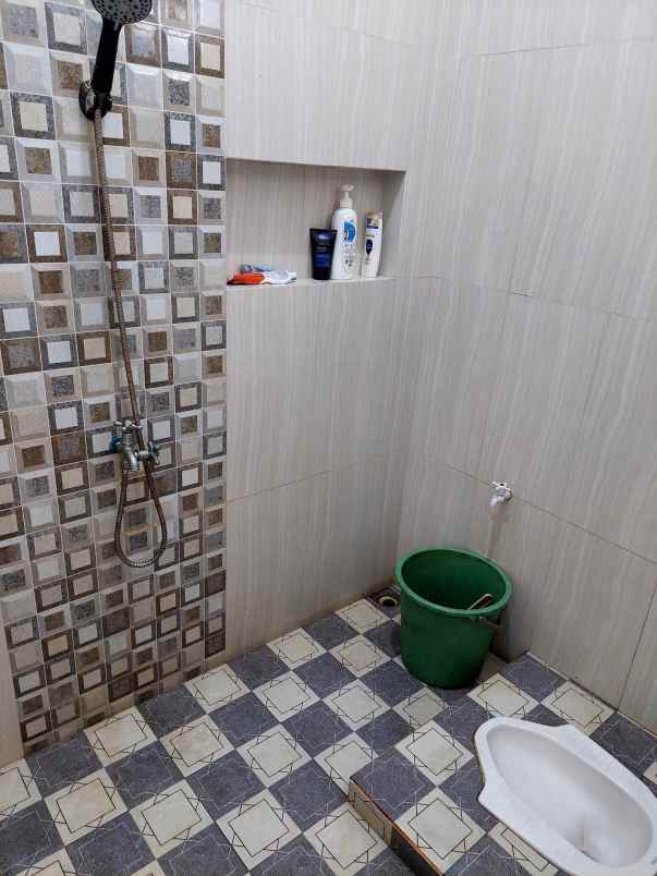 rumah cantik terawat di jalan paus pekanbaru