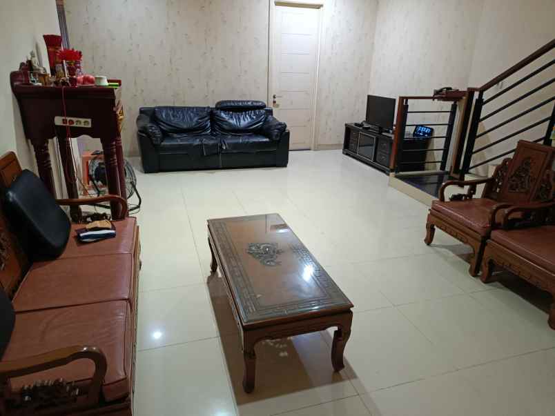 rumah dekat mall cluster magnolia summarecon bekasi