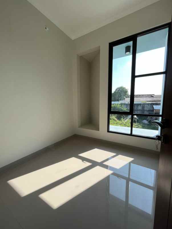 rumah di ciater serpong mewah dan elegan dekat tol bsd