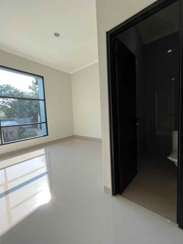 rumah di ciater serpong mewah dan elegan dekat tol bsd