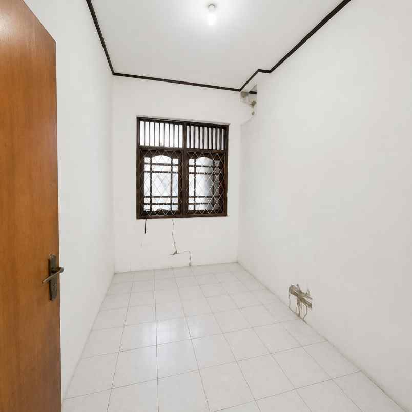rumah disewakan di cipete selatan
