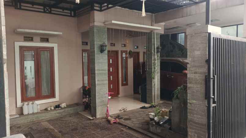 rumah dua lantai cisaranten wetan cinambo bandung