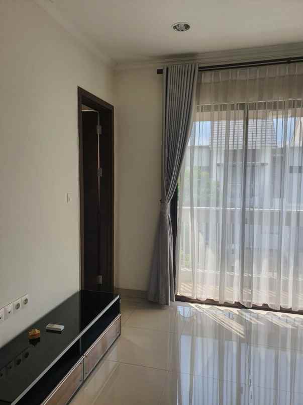 rumah full furnished disewakan di summarecon bandung
