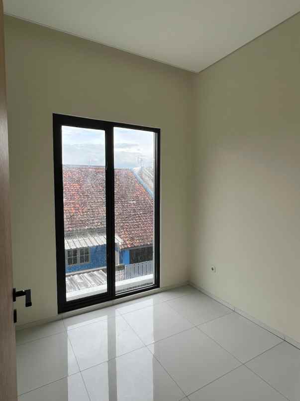 rumah gress 2 lantai jl golf arcamanik endah bandung