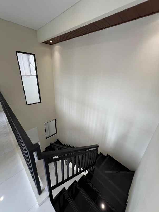 rumah gress 2 lantai jl golf arcamanik endah bandung